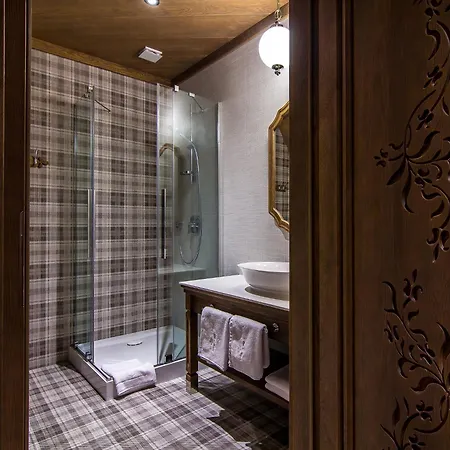 לינה וארוחת בוקר Na Kozincu זקופאנה