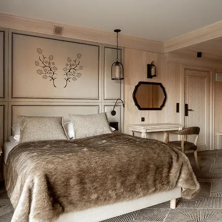 לינה וארוחת בוקר Na Kozincu 3*